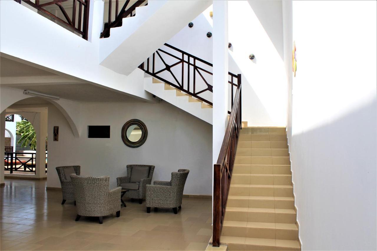 Harmony Resort Boutique Hotel Banjul Buitenkant foto