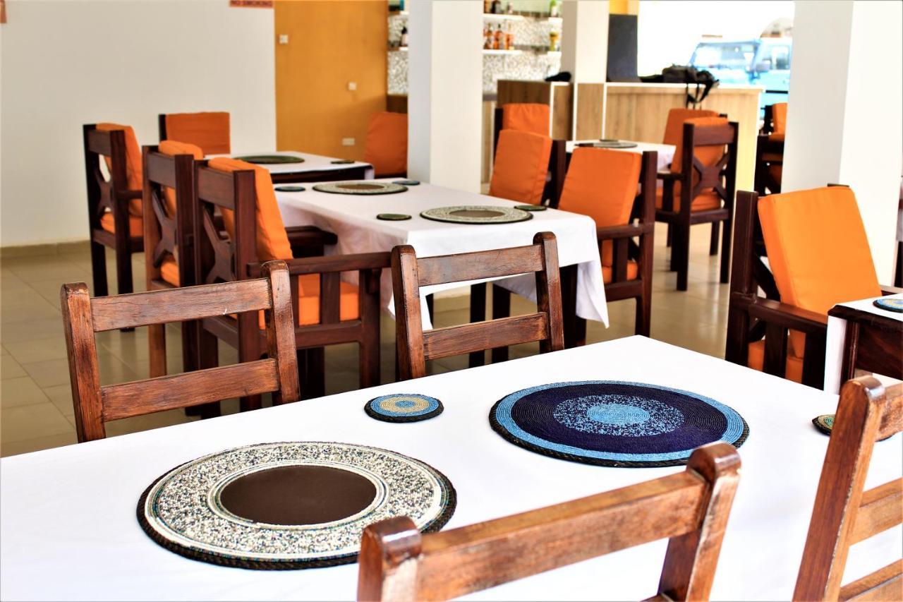 Harmony Resort Boutique Hotel Banjul Buitenkant foto