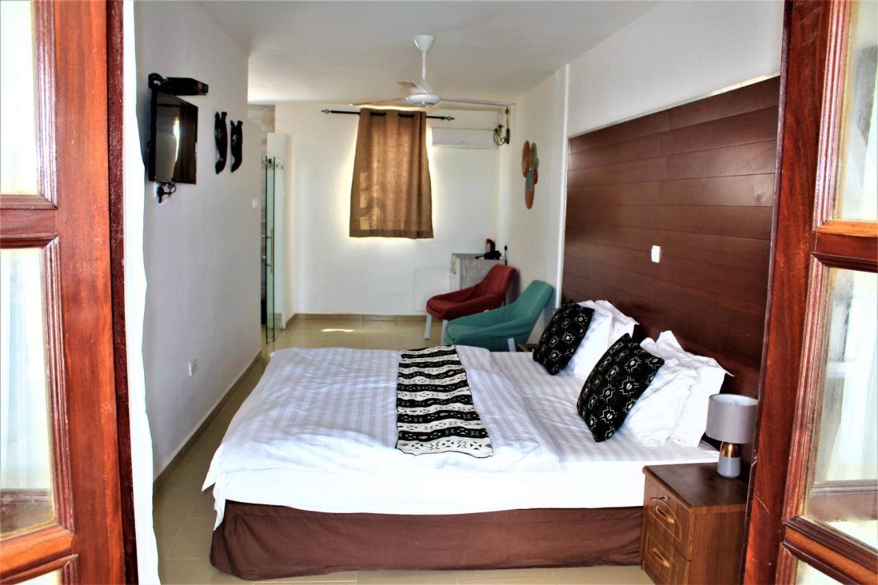 Harmony Resort Boutique Hotel Banjul Buitenkant foto