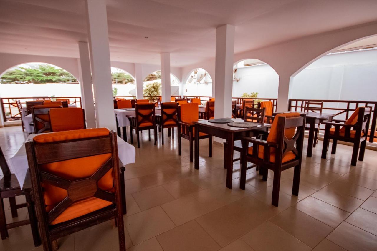 Harmony Resort Boutique Hotel Banjul Buitenkant foto