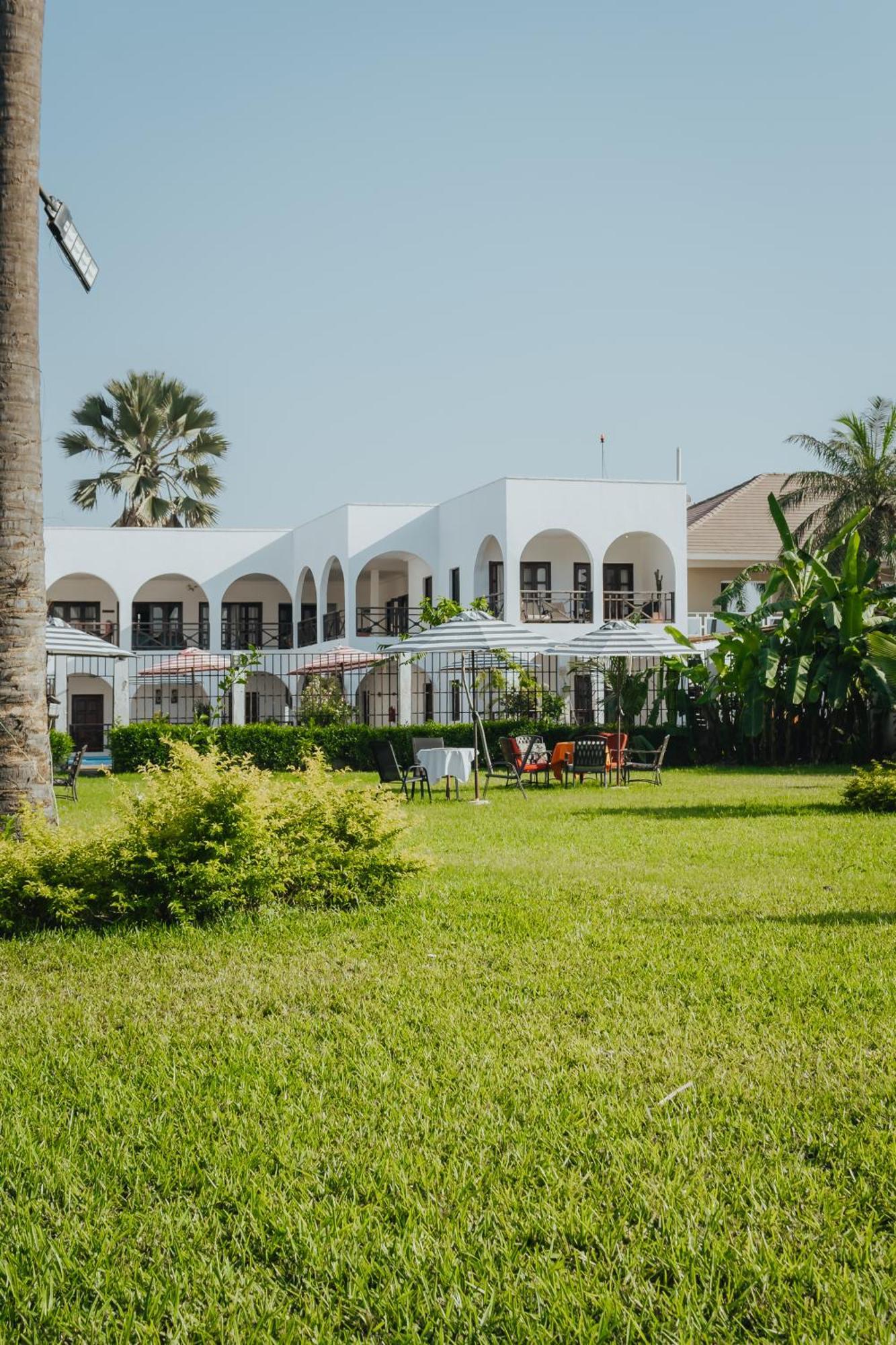 Harmony Resort Boutique Hotel Banjul Buitenkant foto