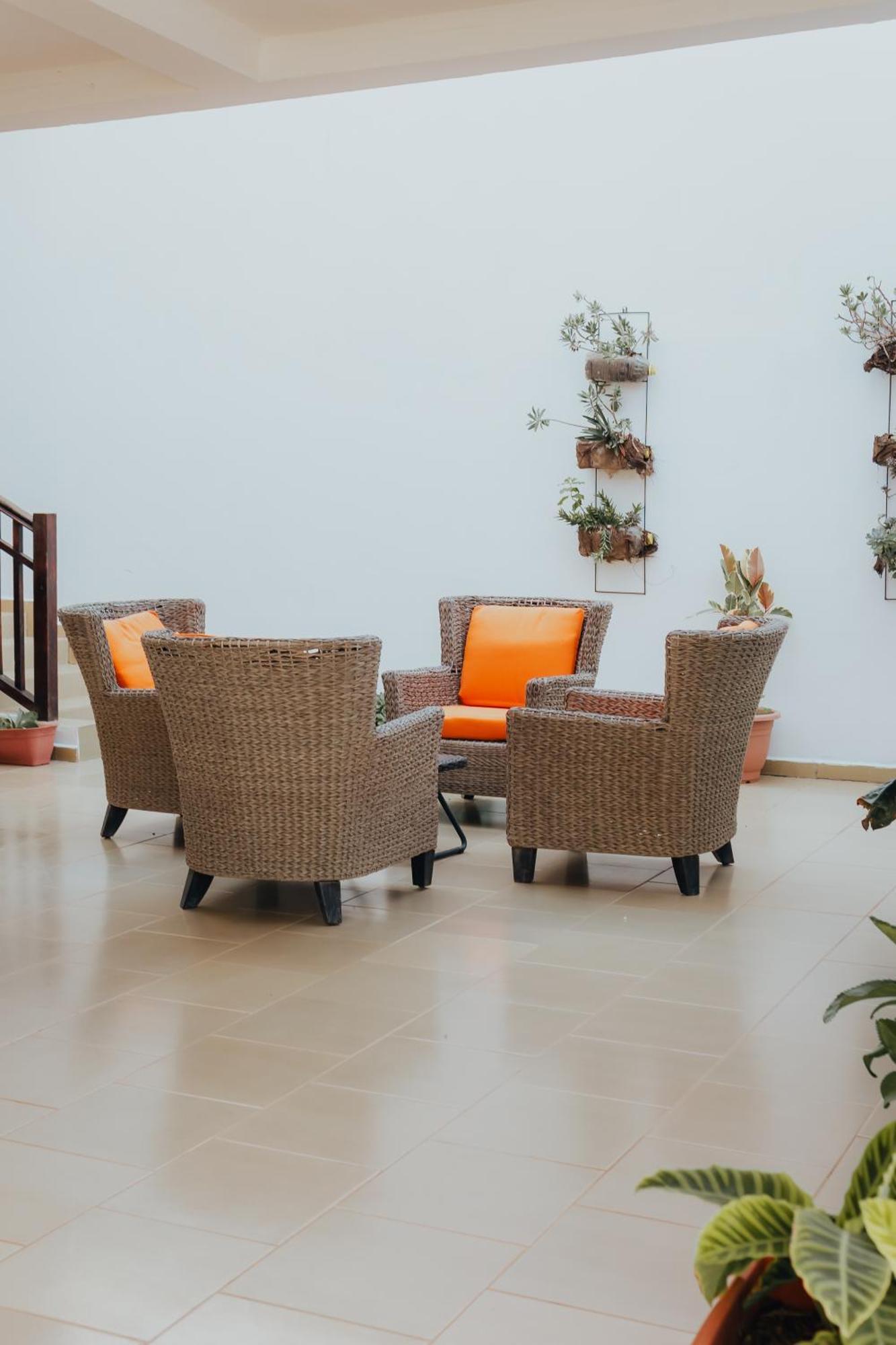 Harmony Resort Boutique Hotel Banjul Buitenkant foto