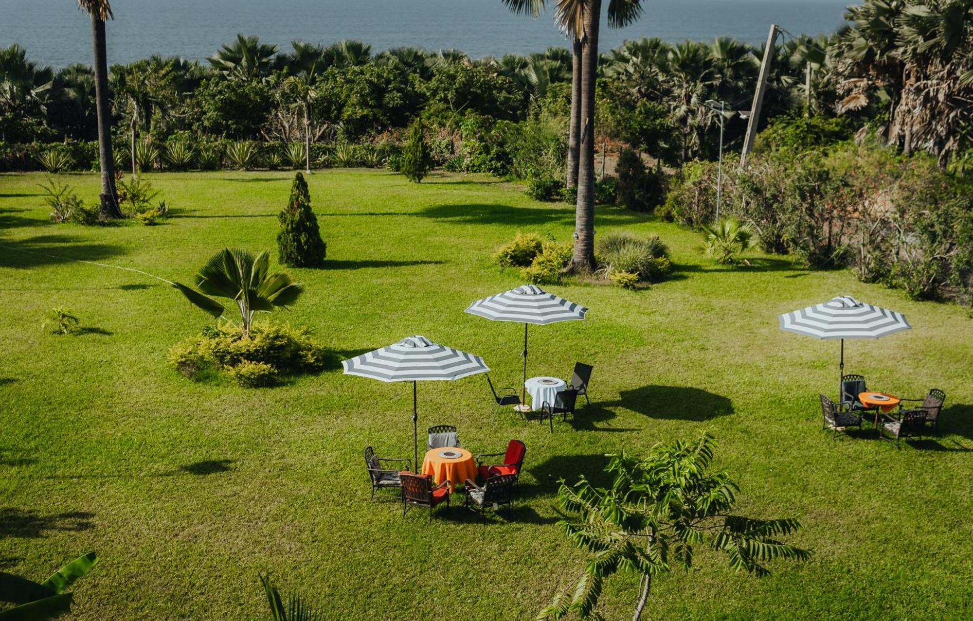 Harmony Resort Boutique Hotel Banjul Buitenkant foto