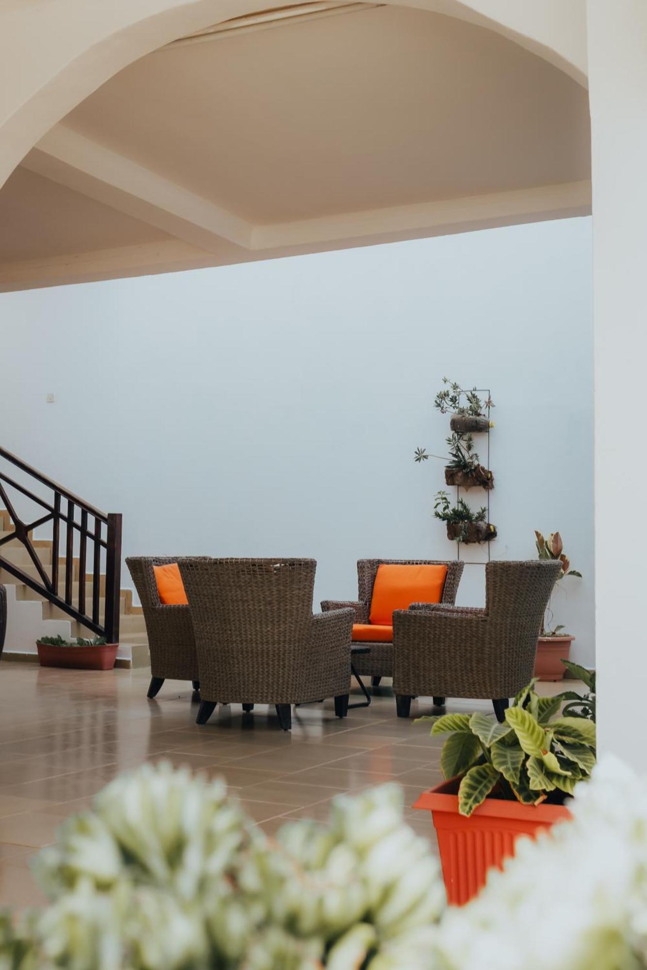 Harmony Resort Boutique Hotel Banjul Buitenkant foto