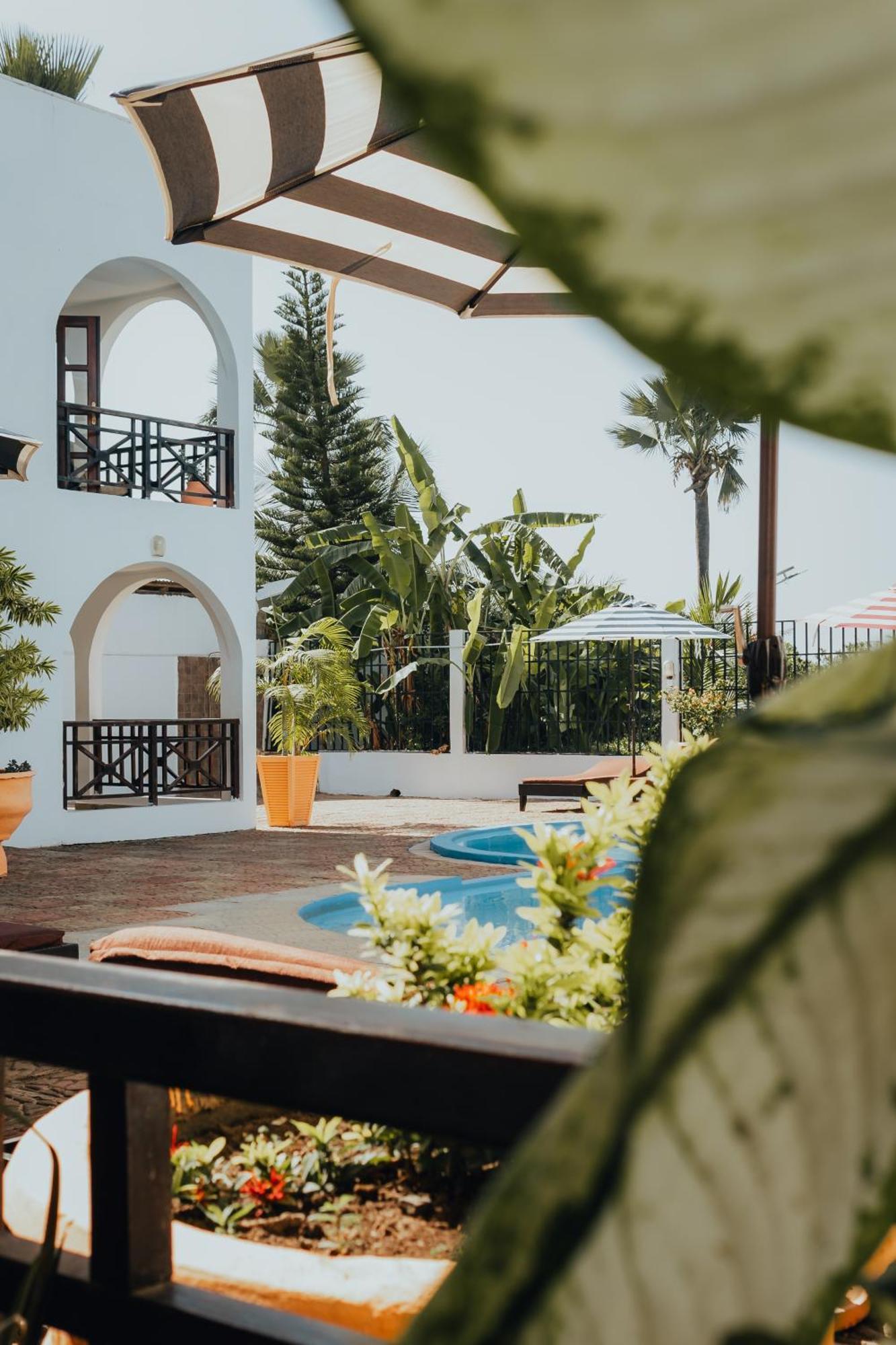 Harmony Resort Boutique Hotel Banjul Buitenkant foto