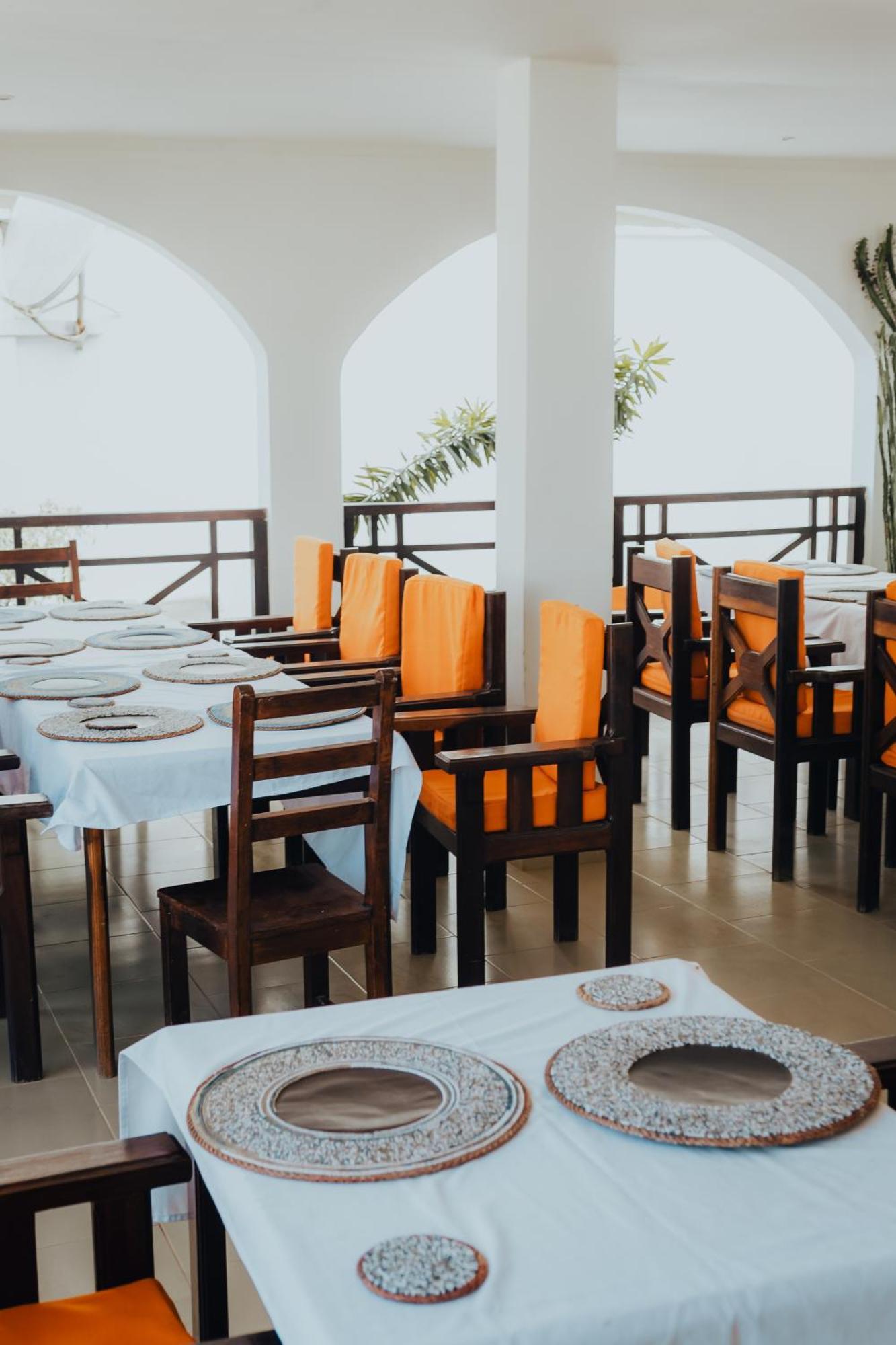 Harmony Resort Boutique Hotel Banjul Buitenkant foto