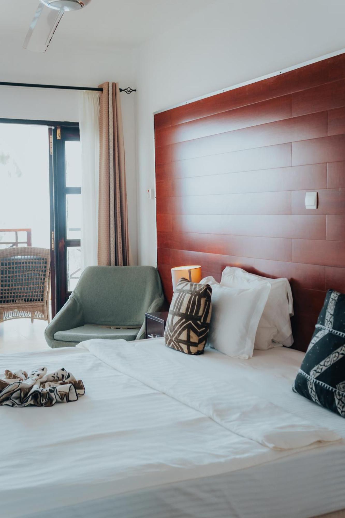 Harmony Resort Boutique Hotel Banjul Buitenkant foto