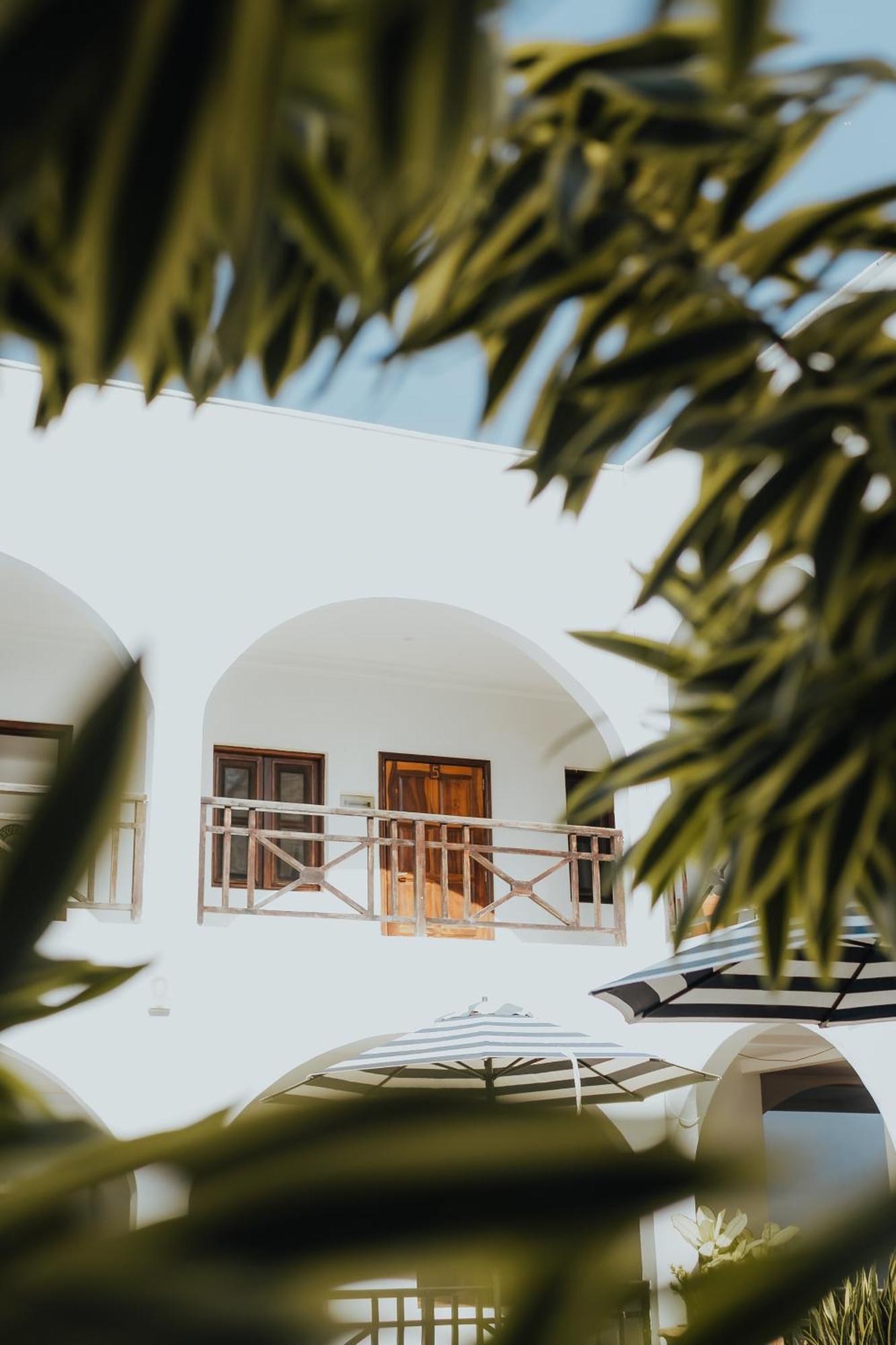 Harmony Resort Boutique Hotel Banjul Buitenkant foto