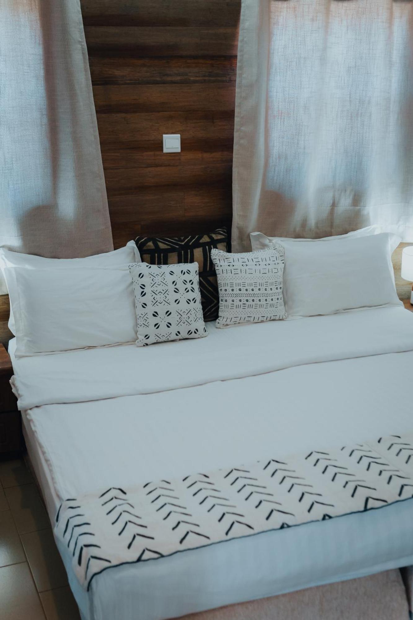 Harmony Resort Boutique Hotel Banjul Buitenkant foto